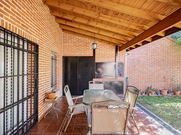 CASA 7 AMB BARRIO INGLES HURLINGHAM - APTO CREDITO