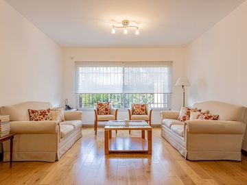 CASA 7 AMB BARRIO INGLES HURLINGHAM - APTO CREDITO