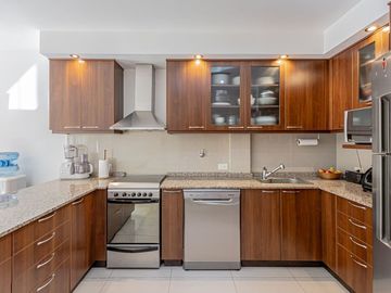 CASA 7 AMB BARRIO INGLES HURLINGHAM - APTO CREDITO