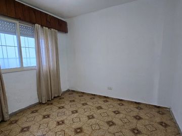 Alquiler PH 2 ambientes 27m2, Villa Adelina