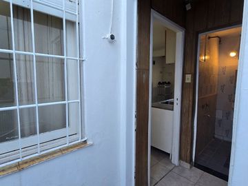 Alquiler PH 2 ambientes 27m2, Villa Adelina