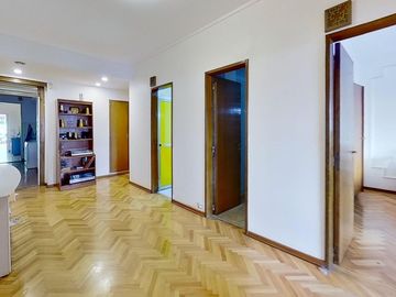 BELGRANO VENTA 6  AMB BALCON  COCHERA FRENTE