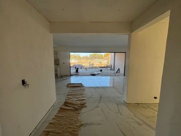 VENTA CASA 5 AMB. SAN SEBASTIAN A ESTRENAR PERMUTA