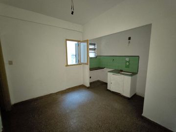 VENTA PH 2 AMB 27 m2 1ER PISO OPORTUNIDAD SARANDI