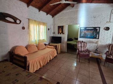 CASA QUINTA 3 AMBIENTES GRAL RODRIGUEZ PARQUE