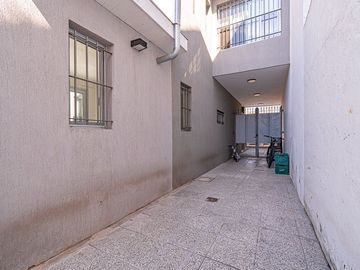 CASA 5 AMBIENTES VENTA HAEDO CON PARQUE Y PILETA