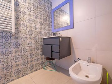 CASA 5 AMBIENTES VENTA HAEDO CON PARQUE Y PILETA