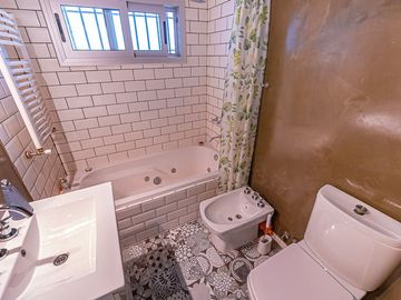 CASA 5 AMBIENTES VENTA HAEDO CON PARQUE Y PILETA