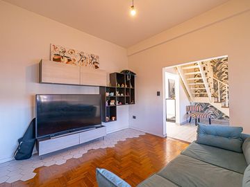 CASA 5 AMBIENTES VENTA HAEDO CON PARQUE Y PILETA