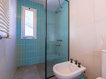 CASA 5 AMBIENTES VENTA HAEDO CON PARQUE Y PILETA