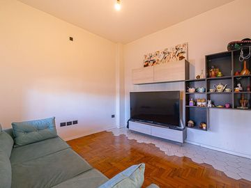 CASA 5 AMBIENTES VENTA HAEDO CON PARQUE Y PILETA