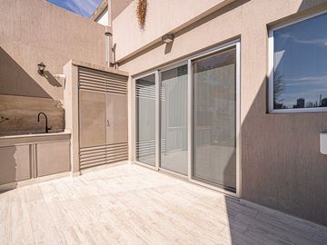 CASA 5 AMBIENTES VENTA HAEDO CON PARQUE Y PILETA