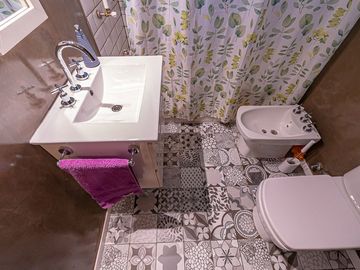 CASA 5 AMBIENTES VENTA HAEDO CON PARQUE Y PILETA