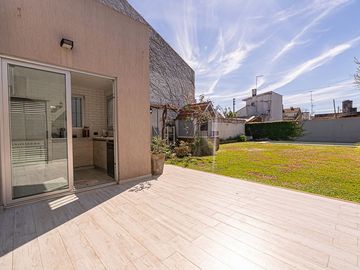 CASA 5 AMBIENTES VENTA HAEDO CON PARQUE Y PILETA