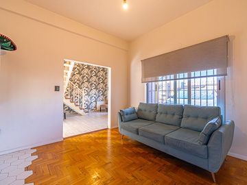 CASA 5 AMBIENTES VENTA HAEDO CON PARQUE Y PILETA