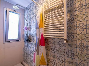 CASA 5 AMBIENTES VENTA HAEDO CON PARQUE Y PILETA