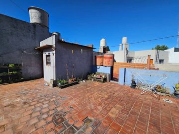 Casa 3 ambientes VENTA Gerly AVELLANEDA c terraza