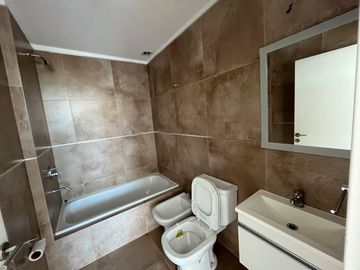 DEPARTAMENTO EN VENTA CON BALCON Y COCHERA