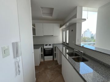 DEPARTAMENTO EN VENTA CON BALCON Y COCHERA