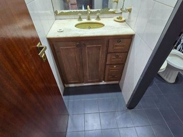 VENTA CASA 5 AMB. PILETA QUINCHO QUILMES