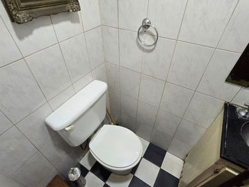 VENTA CASA 5 AMB. PILETA QUINCHO QUILMES