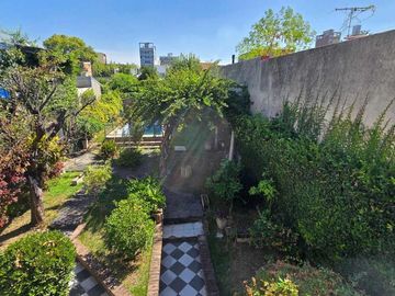VENTA CASA 5 AMB. PILETA QUINCHO QUILMES