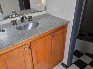 VENTA CASA 5 AMB. PILETA QUINCHO QUILMES