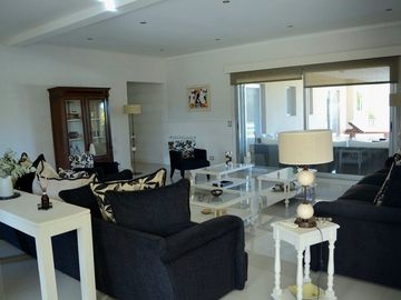 Exclusiva casa en venta - Las Casuarinas del Pilar