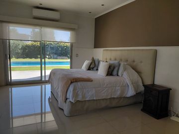 Exclusiva casa en venta - Las Casuarinas del Pilar