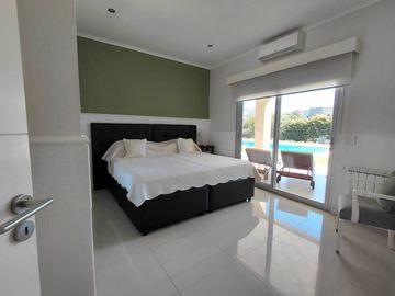 Exclusiva casa en venta - Las Casuarinas del Pilar