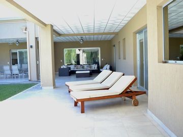 Exclusiva casa en venta - Las Casuarinas del Pilar