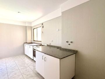 VENTA DEPTO 3 AMB COCHERA FIJA DESC  AVELLANEDA