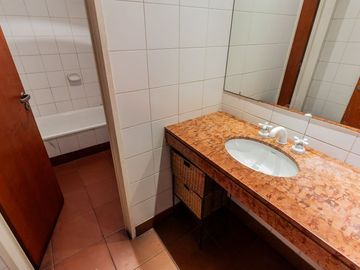 VENTA CASA 6 AMB PARQUE CHACABUCO JARDIN Y TERRAZA