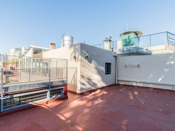 VENTA CASA 6 AMB PARQUE CHACABUCO JARDIN Y TERRAZA