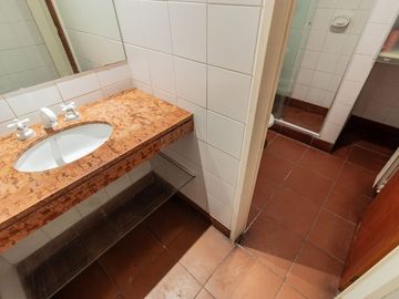 VENTA CASA 6 AMB PARQUE CHACABUCO JARDIN Y TERRAZA