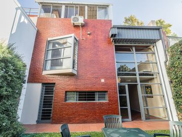 VENTA CASA 6 AMB PARQUE CHACABUCO JARDIN Y TERRAZA