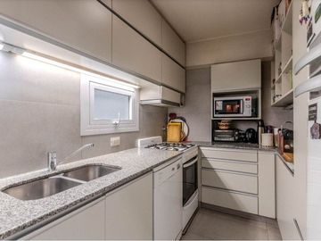 Gran PH tipo casa  en Venta -Caballito -Apto Prof.