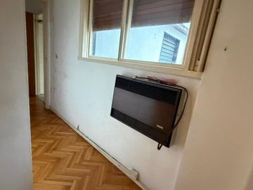 Departamento amplio balcón 3/4 ambientes Balvanera