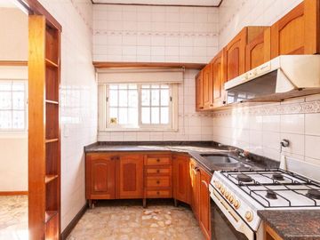 VENTA CASA 3 AMB PATIO COCHERA TERRAZA LANUS ESTE