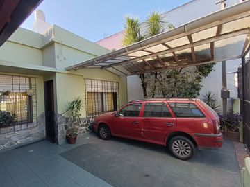 Venta Casa con terreno Bernal Wilde