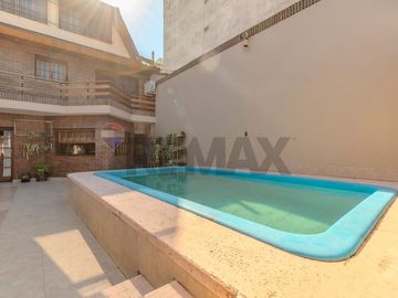 VENTA CASA 6 AMB EN VERSALLES C/ PILETA Y GARAGE