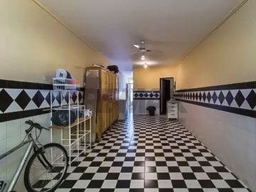 VENTA CASA 6 AMB EN VERSALLES C/ PILETA Y GARAGE