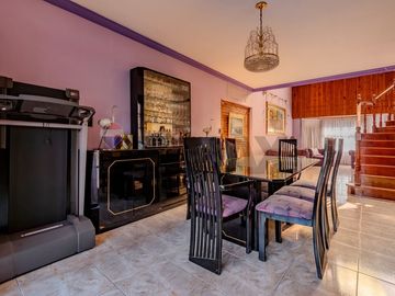 VENTA CASA 6 AMB EN VERSALLES C/ PILETA Y GARAGE