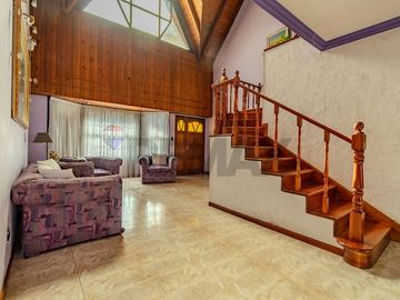 VENTA CASA 6 AMB EN VERSALLES C/ PILETA Y GARAGE
