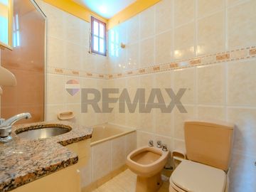 VENTA CASA 6 AMB EN VERSALLES C/ PILETA Y GARAGE