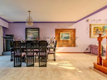 VENTA CASA 6 AMB EN VERSALLES C/ PILETA Y GARAGE