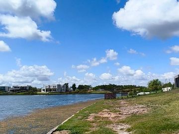 Lote 954.44m Muelles Puertos del Lago Excelente Ub