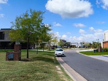 Lote 954.44m Muelles Puertos del Lago Excelente Ub