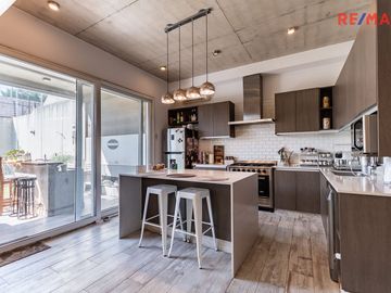 VENTA CASA 5 AMB CON PILETA VILLA DEL PARQUE