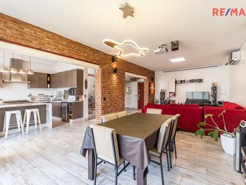 VENTA CASA 5 AMB CON PILETA VILLA DEL PARQUE